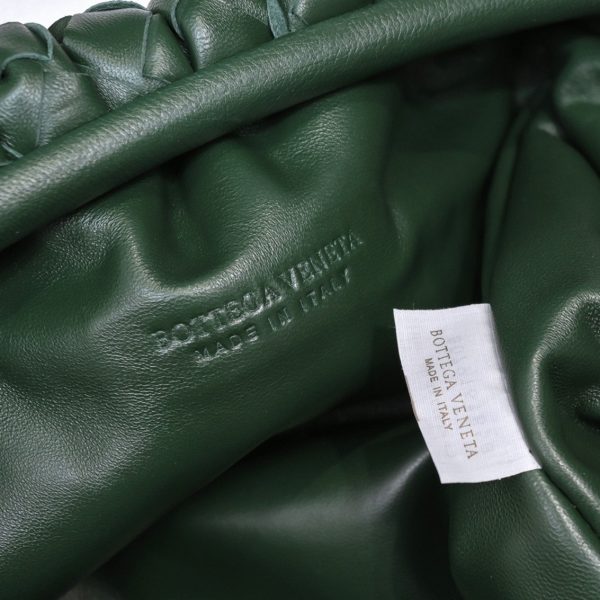 Contrefaçon grand sac Bottega Veneta Pouch Clutch en Raintree – Image 8