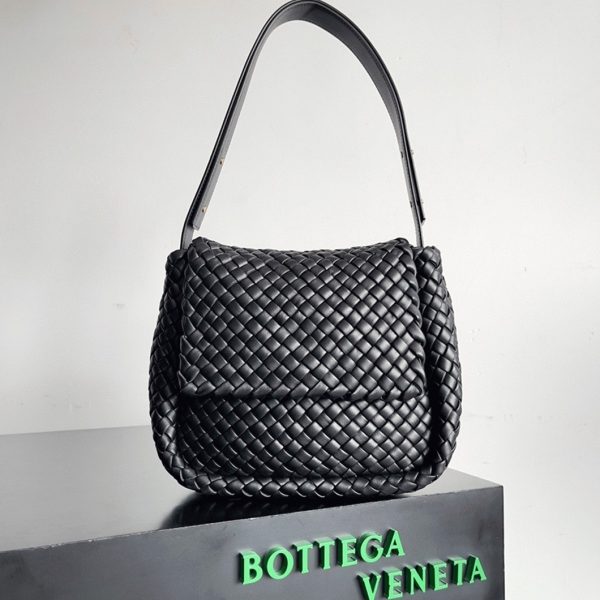 Contrefaçon Bottega Veneta Cobble Small Bag en Noir – Image 4