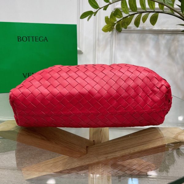 Faux grand sac Bottega Veneta Pouch Clutch en Rouge – Image 8