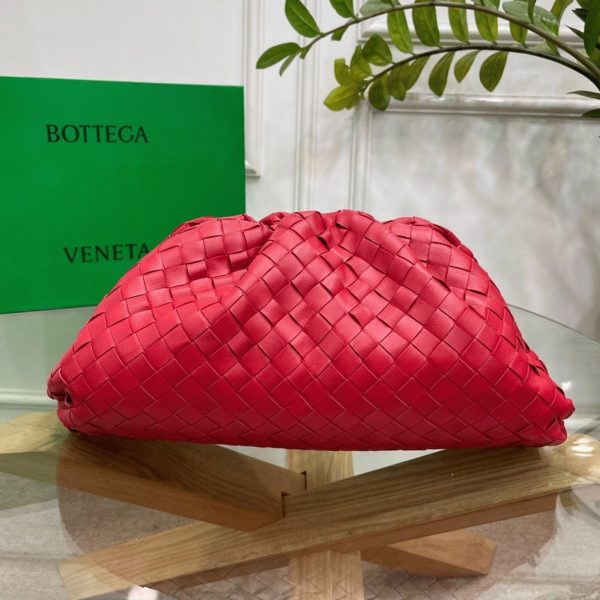 Faux grand sac Bottega Veneta Pouch Clutch en Rouge – Image 7