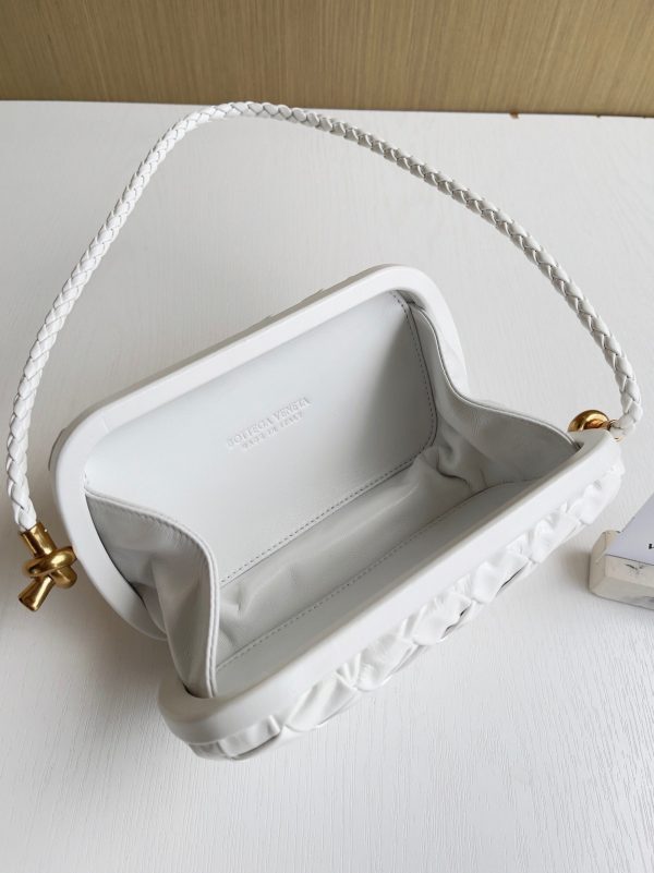 Fausse Bottega Veneta Knot Minaudiere sur Bandoulière en Cuir Intreccio Foulard Blanc – Image 4