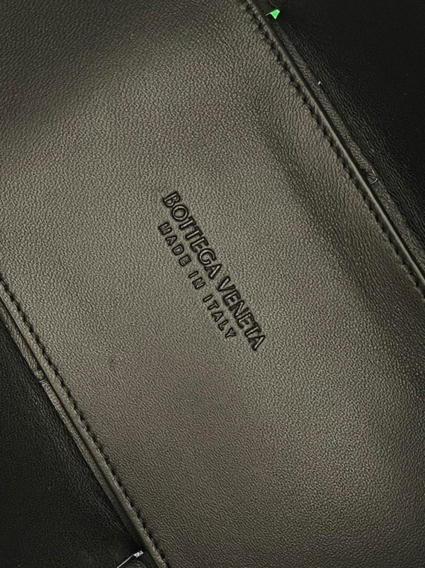 Fausse Bottega Veneta Arco Medium Tote en Blanc – Image 4