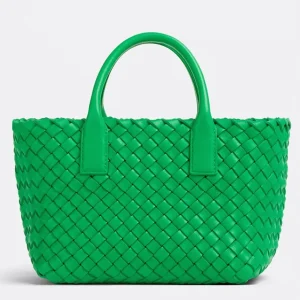 Fausse Bottega Veneta Cabat Mini en cuir d’agneau intrecciato vert