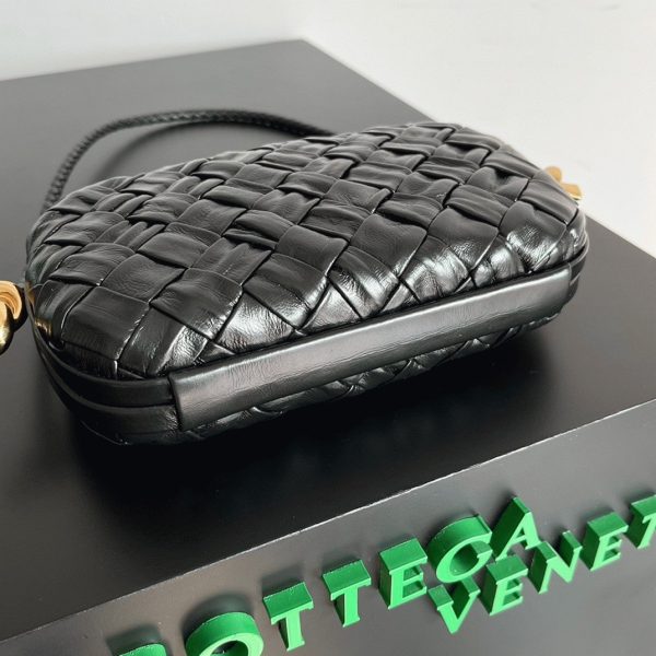 Fausse Bottega Veneta Knot Minaudiere sur Bandoulière en Cuir Intreccio Foulard Noir – Image 2