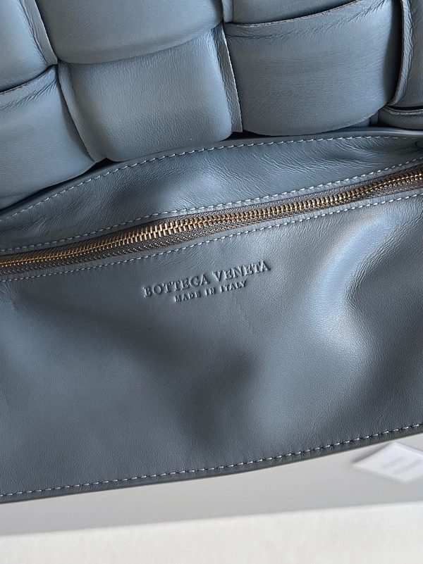 Imitation du sac Bottega Veneta Padded Cassette en Thunder – Image 7