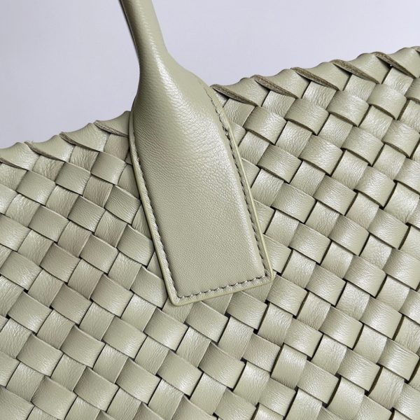 Fausse Bottega Veneta Cabat Large en cuir d’agneau intrecciato Travertine – Image 5