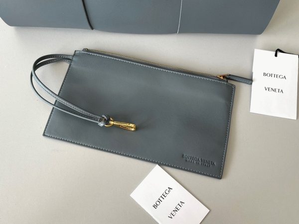 Réplique Bottega Veneta Arco Medium Tote en Thunder – Image 3