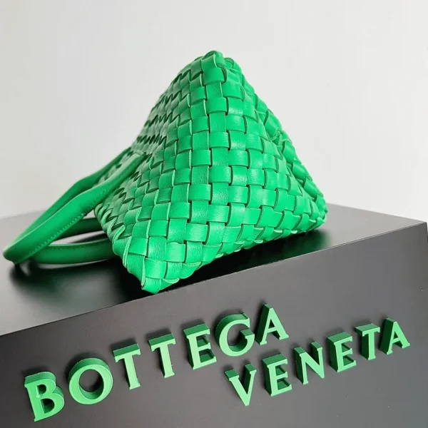 Fausse Bottega Veneta Cabat Mini en cuir d’agneau intrecciato vert – Image 2