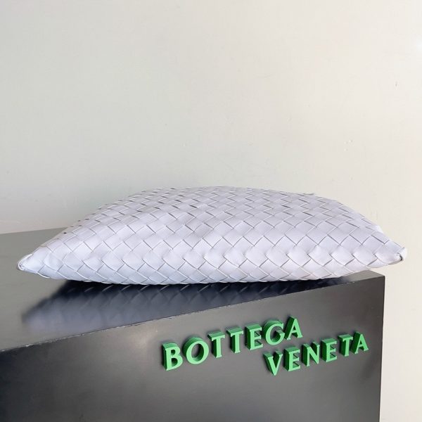 Réplique Bottega Veneta Small Hop Bag en Oyster – Image 6