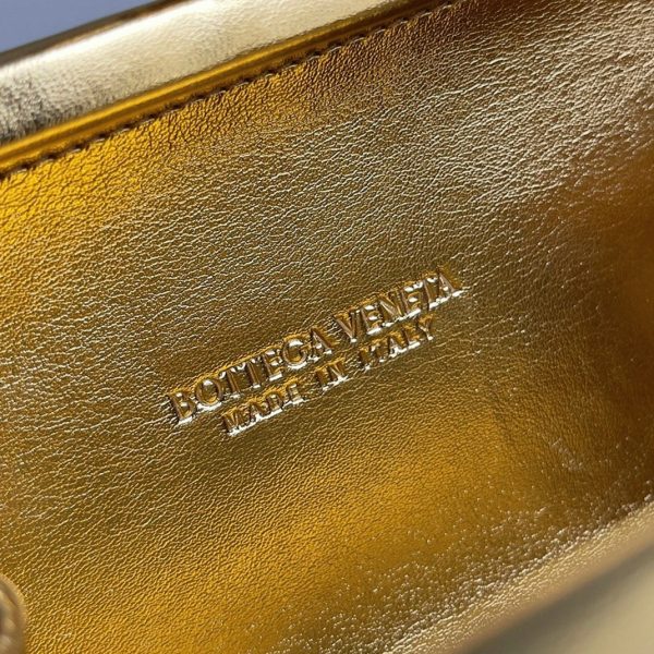 Réplique Bottega Veneta Knot Minaudiere Clutch en Intreccio Doré – Image 6