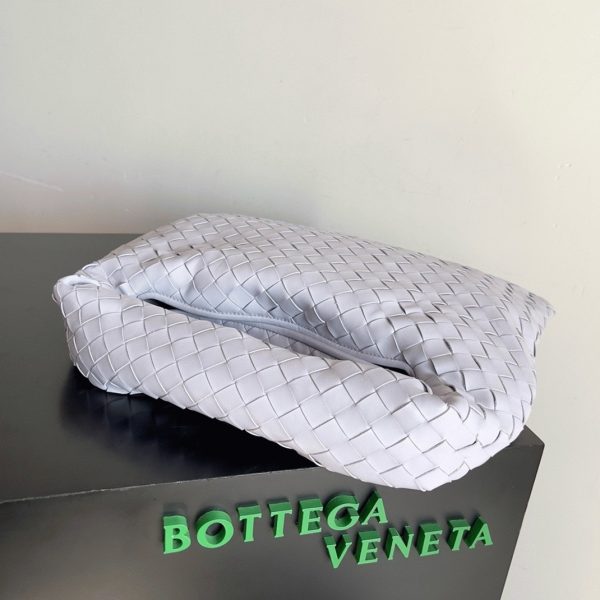 Réplique Bottega Veneta Small Hop Bag en Oyster – Image 3