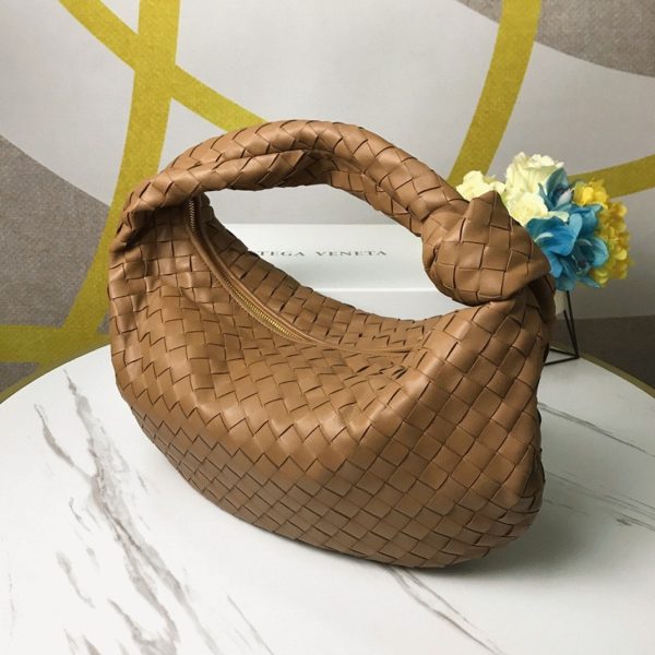 Faux Petit Sac Bottega Veneta BV Jodie en Caramel – Image 8