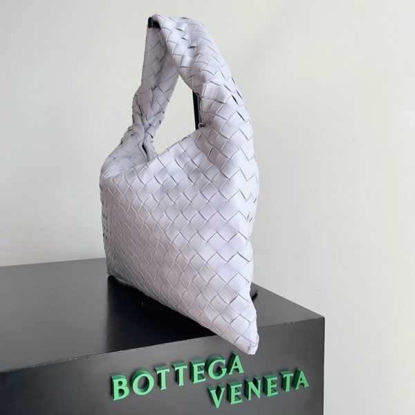 Réplique Bottega Veneta Small Hop Bag en Oyster – Image 2