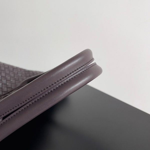 Réplique du sac Bottega Veneta Cabat Medium en cuir d’agneau intrecciato Fondant – Image 2