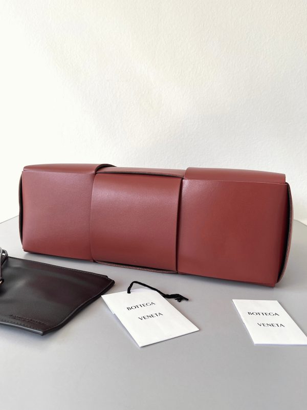 Fausse Bottega Veneta Arco Medium Tote en Érable – Image 2