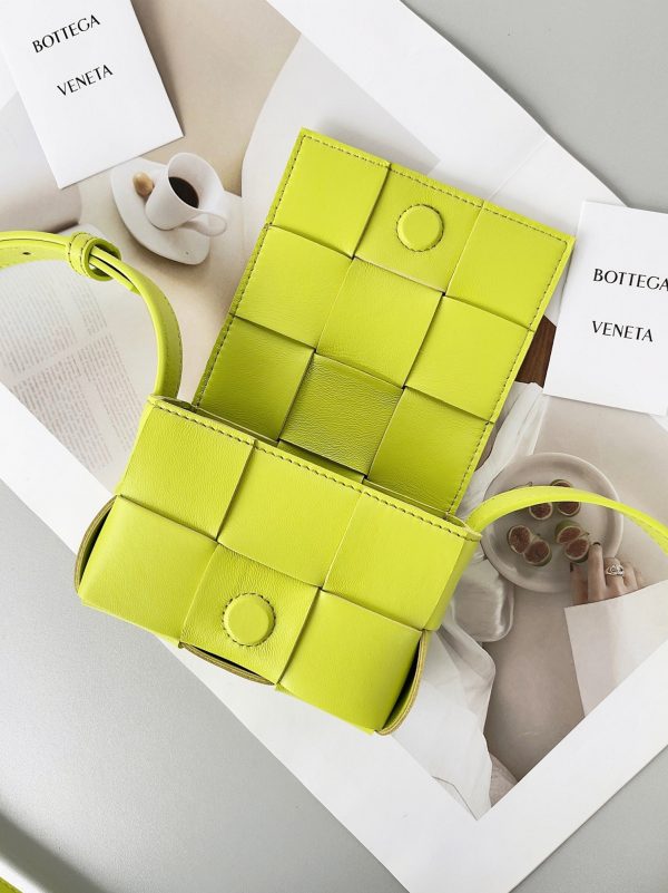 Fausse Bottega Veneta Candy Cassette en Acid Kiwi – Image 8