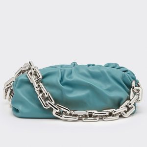 Faux sac Bottega Veneta The Chain Pouch en Vert Lac