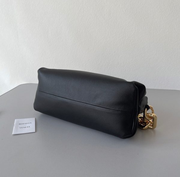 Faux sac Bottega Veneta The Chain Pouch en Noir – Image 6