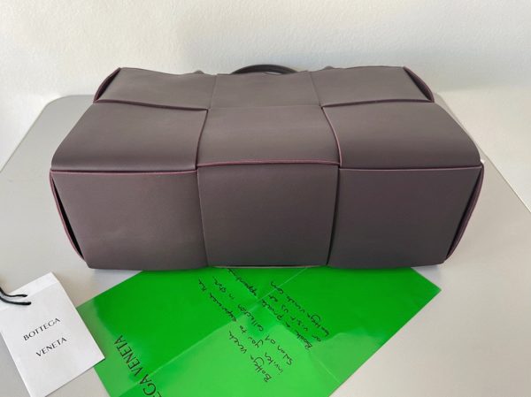 Réplique Bottega Veneta Arco Medium Tote en Fondant – Image 4