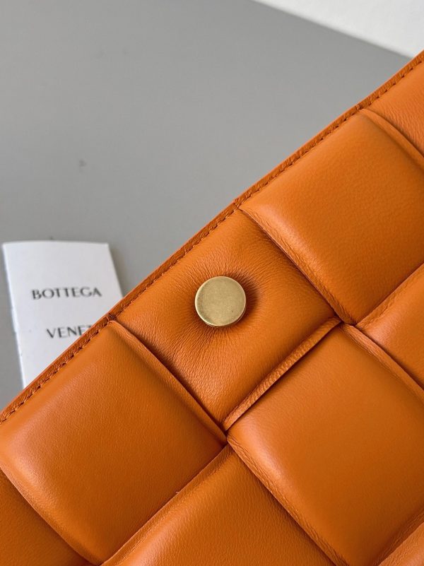 Fausse Bottega Veneta Padded Cassette en orange – Image 9