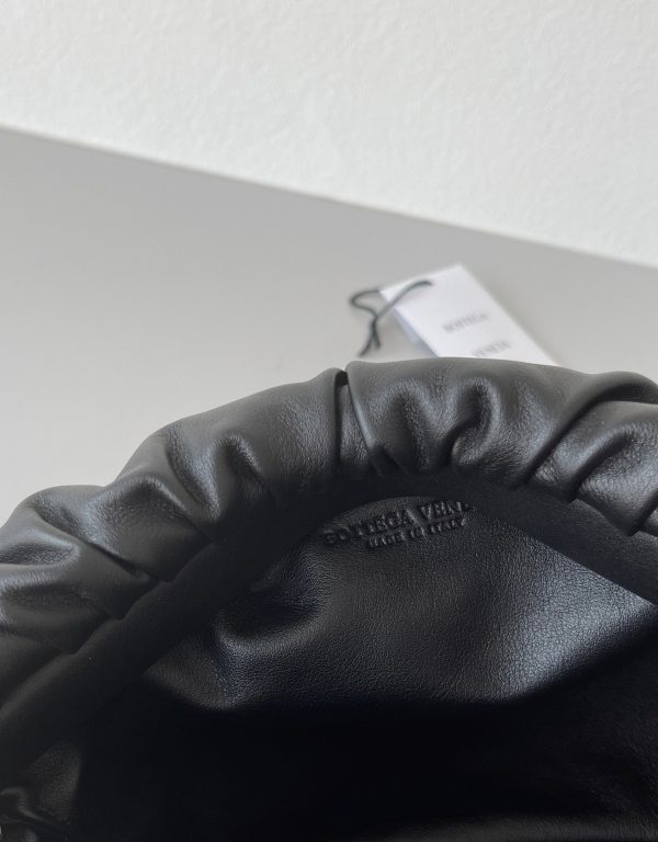 Faux sac Bottega Veneta The Chain Pouch en Noir – Image 5