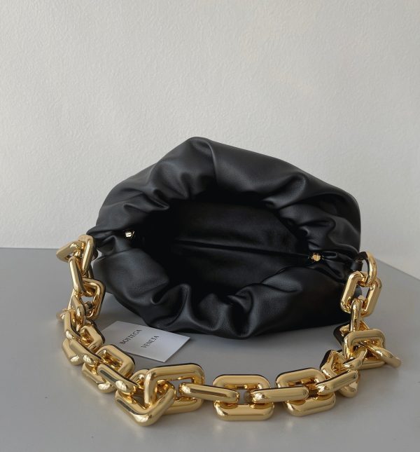 Faux sac Bottega Veneta The Chain Pouch en Noir – Image 4