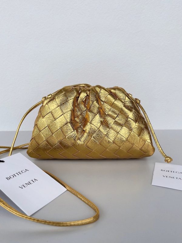 Contrefaçon Mini Pochette Bottega Veneta avec Sangle en Or