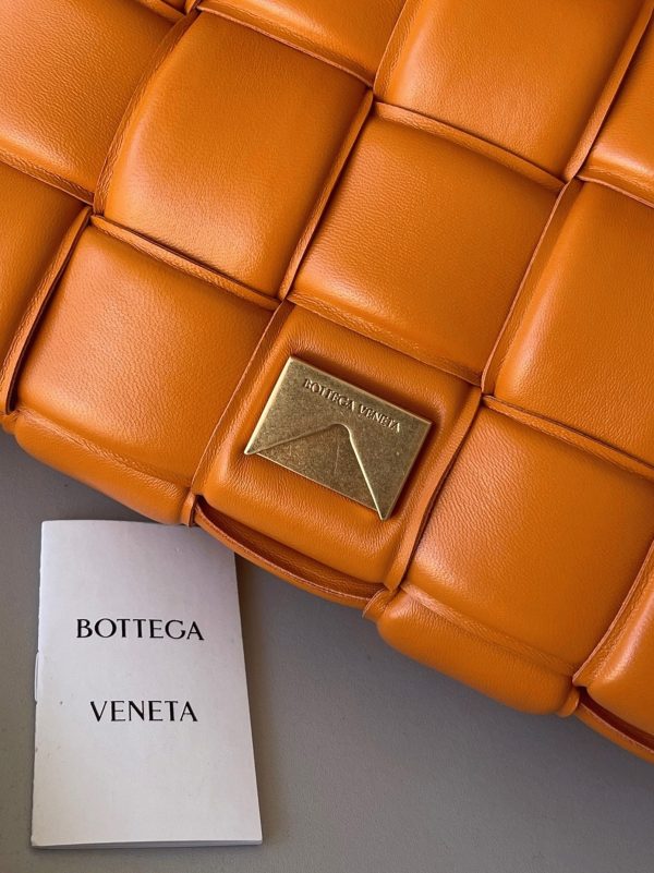 Fausse Bottega Veneta Padded Cassette en orange – Image 5