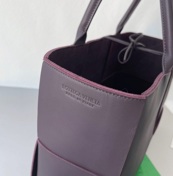 Réplique Bottega Veneta Arco Medium Tote en Fondant – Image 10