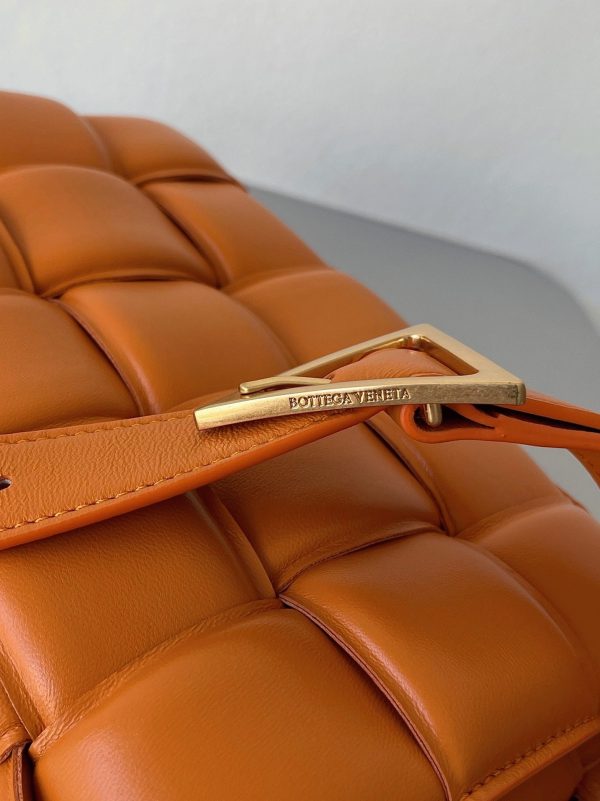 Fausse Bottega Veneta Padded Cassette en orange – Image 2