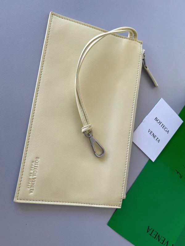 Contrefaçon Bottega Veneta Arco Medium Tote en Crème – Image 2