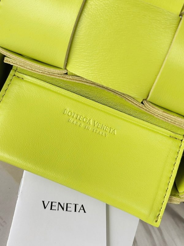 Fausse Bottega Veneta Candy Cassette en Acid Kiwi – Image 6