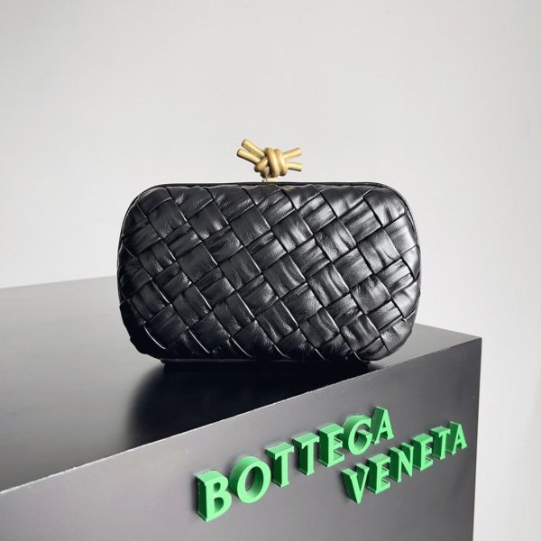 Fausse Bottega Veneta Knot Minaudiere Clutch en Foulard Noir – Image 7