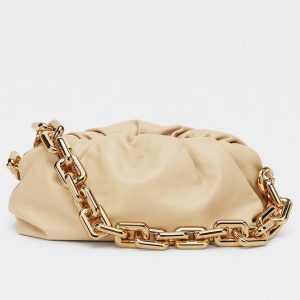 Contrefaçon sac Bottega Veneta The Chain Pouch en Porridge