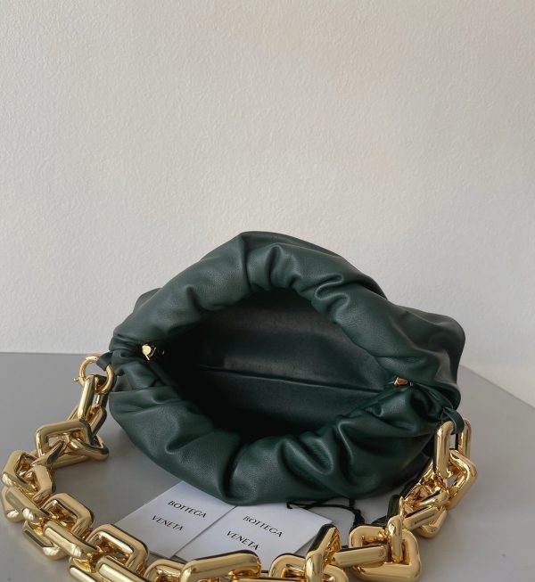 Contrefaçon sac Bottega Veneta The Chain Pouch en Raintree – Image 8