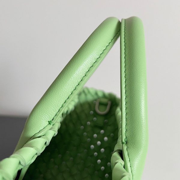 Contrefaçon du sac Bottega Veneta Cabat Mini en Pistachio – Image 6