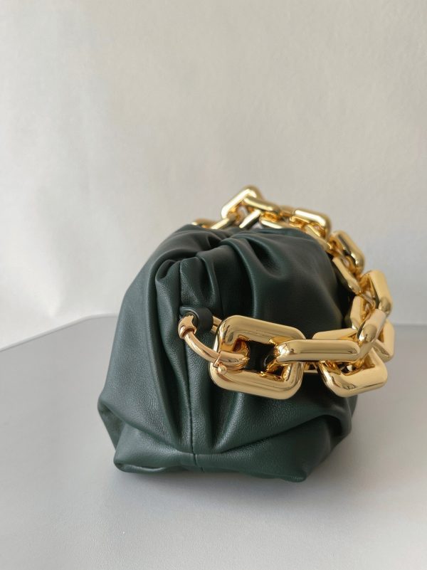 Contrefaçon sac Bottega Veneta The Chain Pouch en Raintree – Image 6