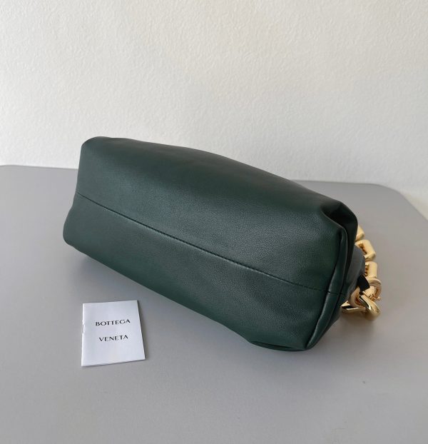 Contrefaçon sac Bottega Veneta The Chain Pouch en Raintree – Image 5