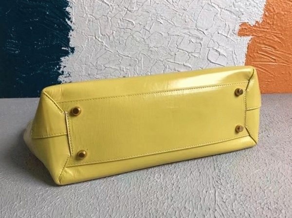 Réplique du sac Bottega Veneta Arco Medium en cuir intrecciato jaune – Image 4