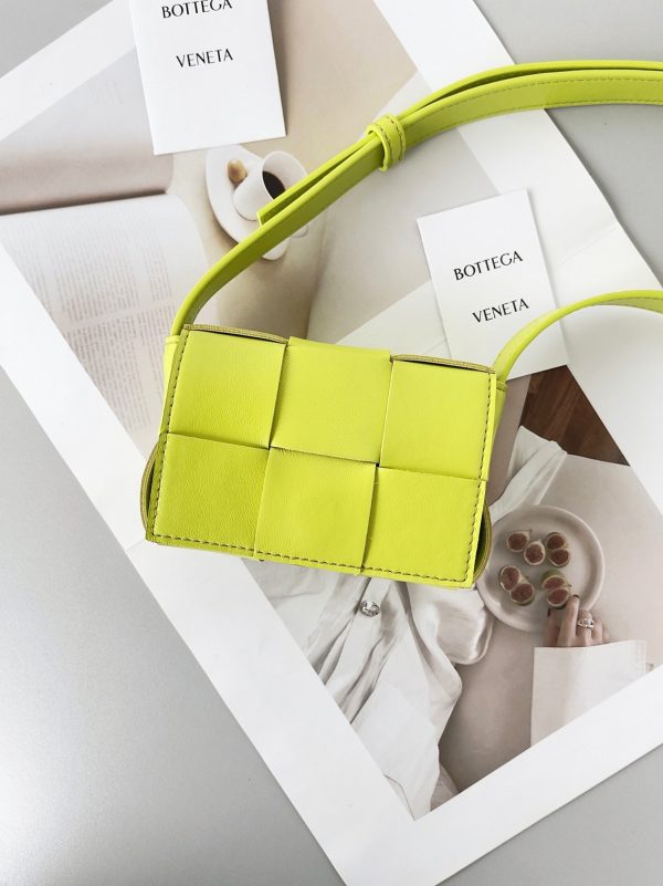 Fausse Bottega Veneta Candy Cassette en Acid Kiwi – Image 3