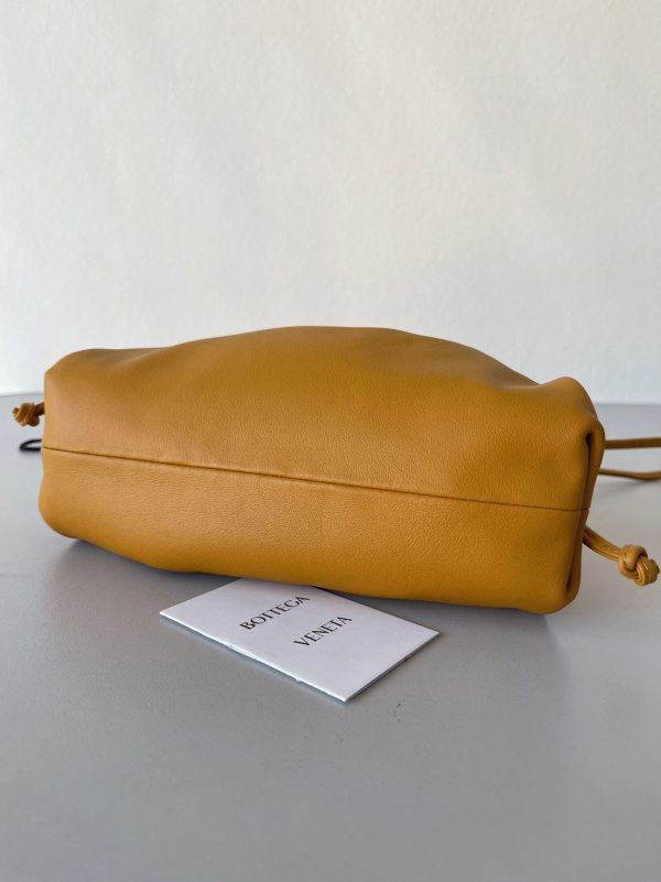 Faux sac Bottega Veneta Mini Pouch avec bandoulière en Teck – Image 8