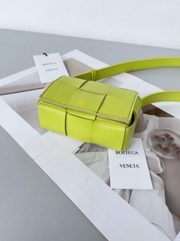 Fausse Bottega Veneta Candy Cassette en Acid Kiwi – Image 2