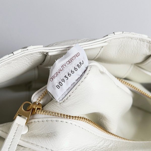 Fausse Bottega Veneta Cassette en cuir de veau intreccio White Foulard – Image 8