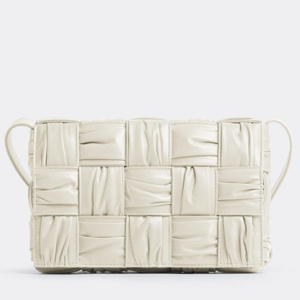 Fausse Bottega Veneta Cassette en cuir de veau intreccio White Foulard