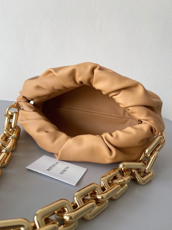 Réplique sac Bottega Veneta The Chain Pouch en Amande – Image 3