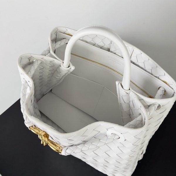Contrefaçon sac Bottega Veneta Andiamo moyen en Blanc – Image 2