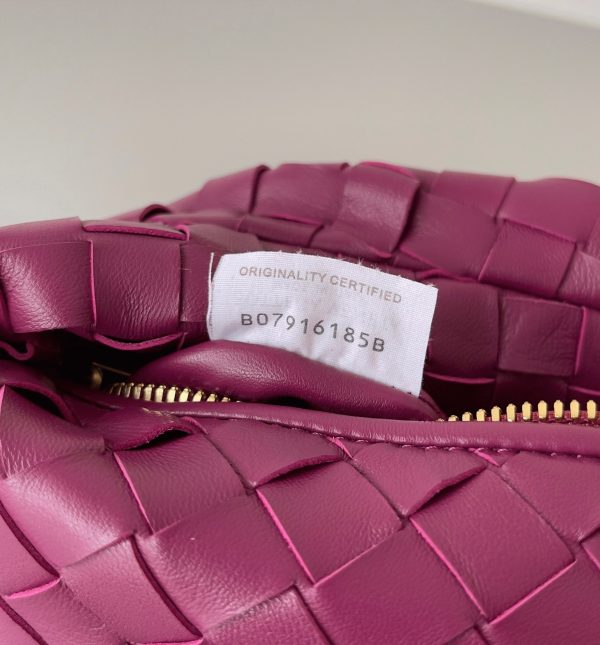 Faux Mini Sac Bottega Veneta BV Jodie en Cinabre – Image 4