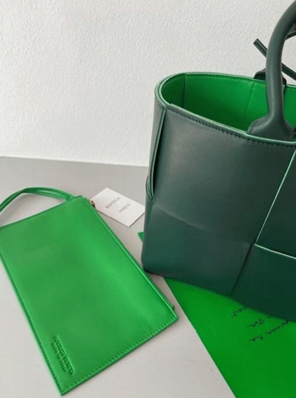 Réplique Bottega Veneta Arco Small Tote en Vert – Image 2