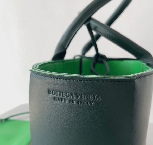 Réplique Bottega Veneta Arco Small Tote en Vert – Image 3