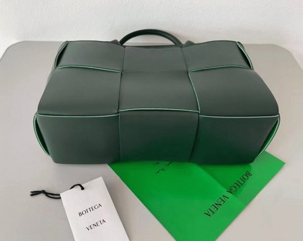 Réplique Bottega Veneta Arco Small Tote en Vert – Image 5